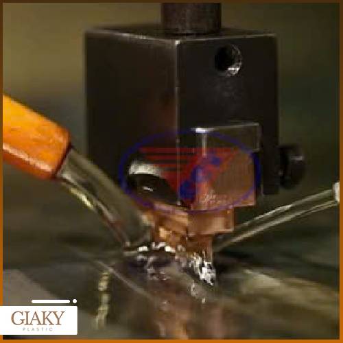 Gia công khuôn mẫu